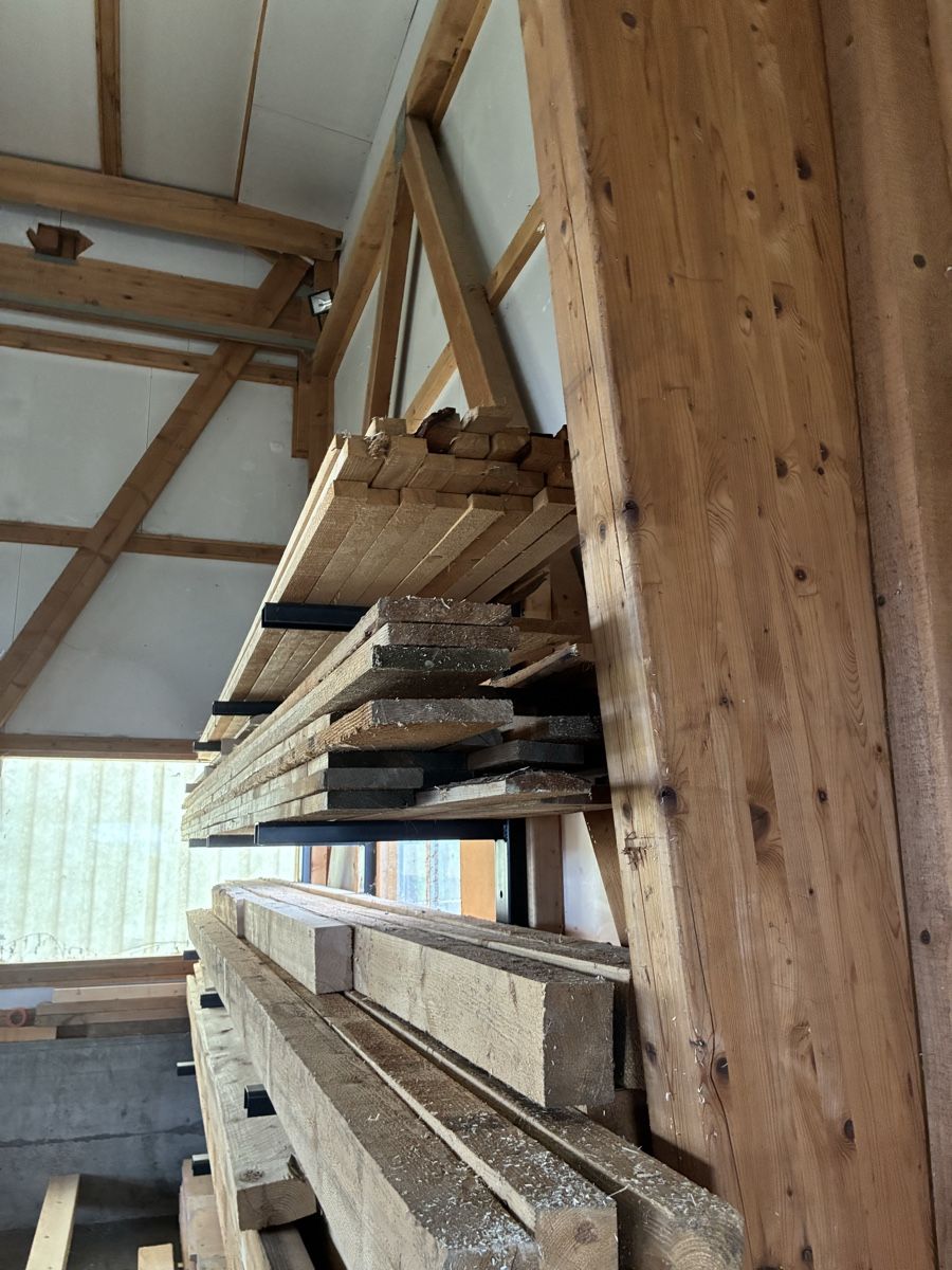 Articoli in legno: Komplettes Holzlager – Usato da Menznau venduto da dar_w9yg 1