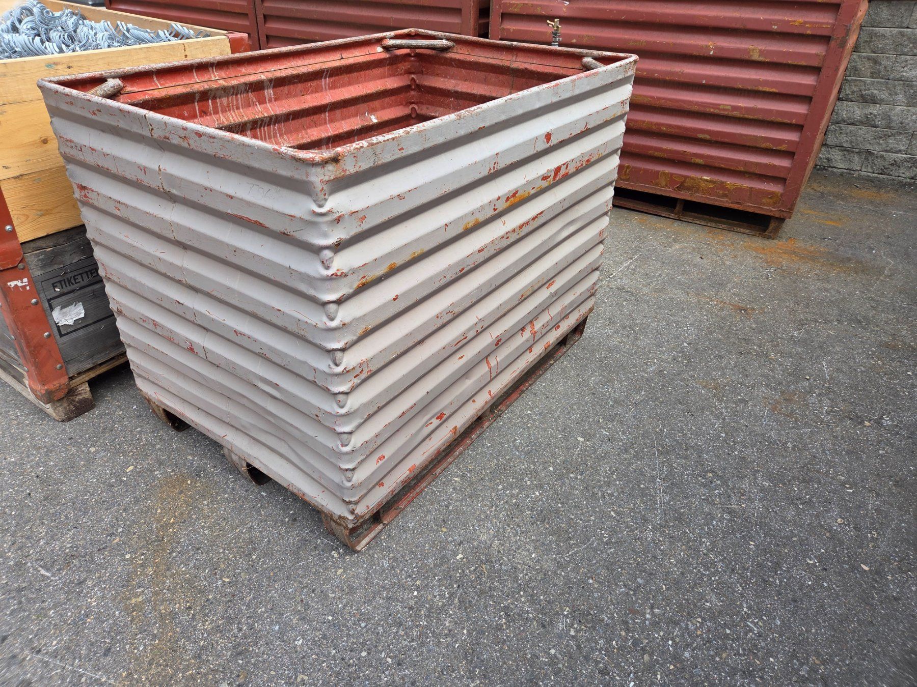 Conteneurs de construction: Materialbox - Stahlmulde – D'occasion à Oberhasli par General-Dealer