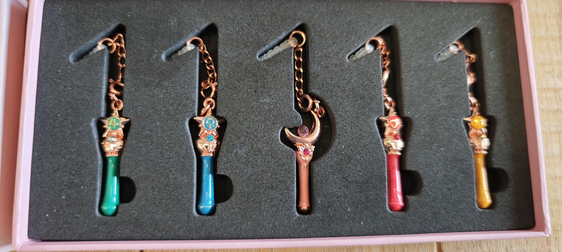 Giocattoli: Sailor Moon Verwandlungszepter Anhänger Set – Nuovo (secondo la descrizione) da Romanshorn venduto da Gaming-Anime_StoreCH 1