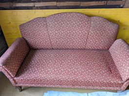 Altes Sofa, Kanapee, letzte Chance vor Entsorgung