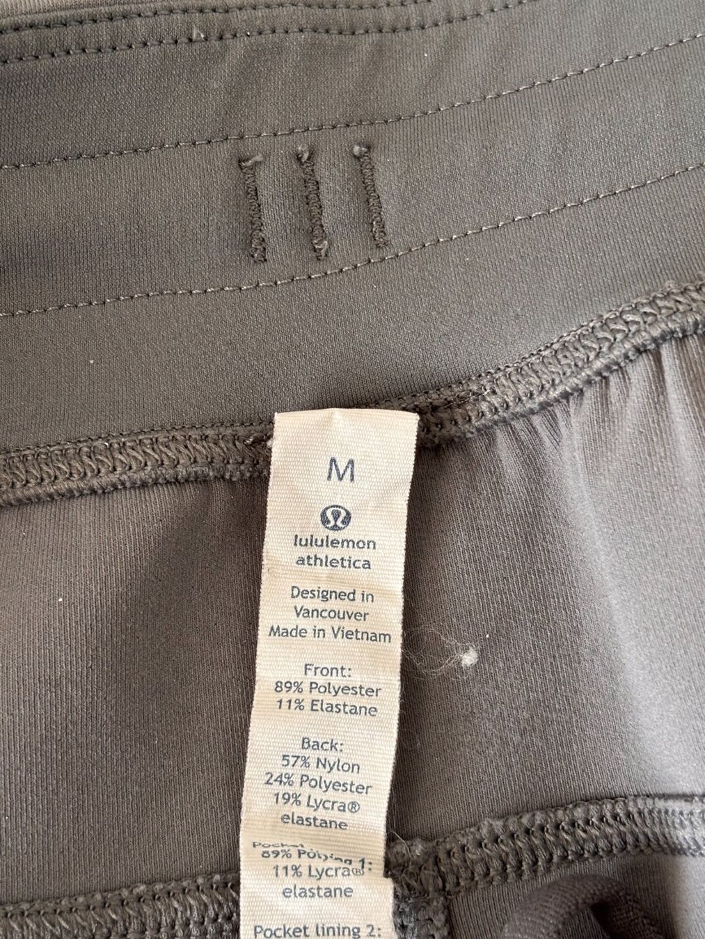 Lululemon Pantaloni: Lululemon 'T.H.E. Short' (M) – Usato da Bern venduto da lolapennt 3