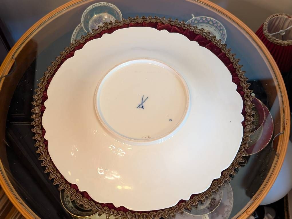 Plateaux: Antike Meissen Prunkschale, 31 cm – D'occasion à Ascona par ArtRomantica 1
