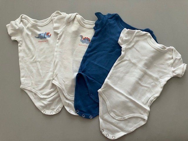 Unterwäsche: Lot 4 bodies bébé T 74 – Gebraucht aus Gampelen von Mari60