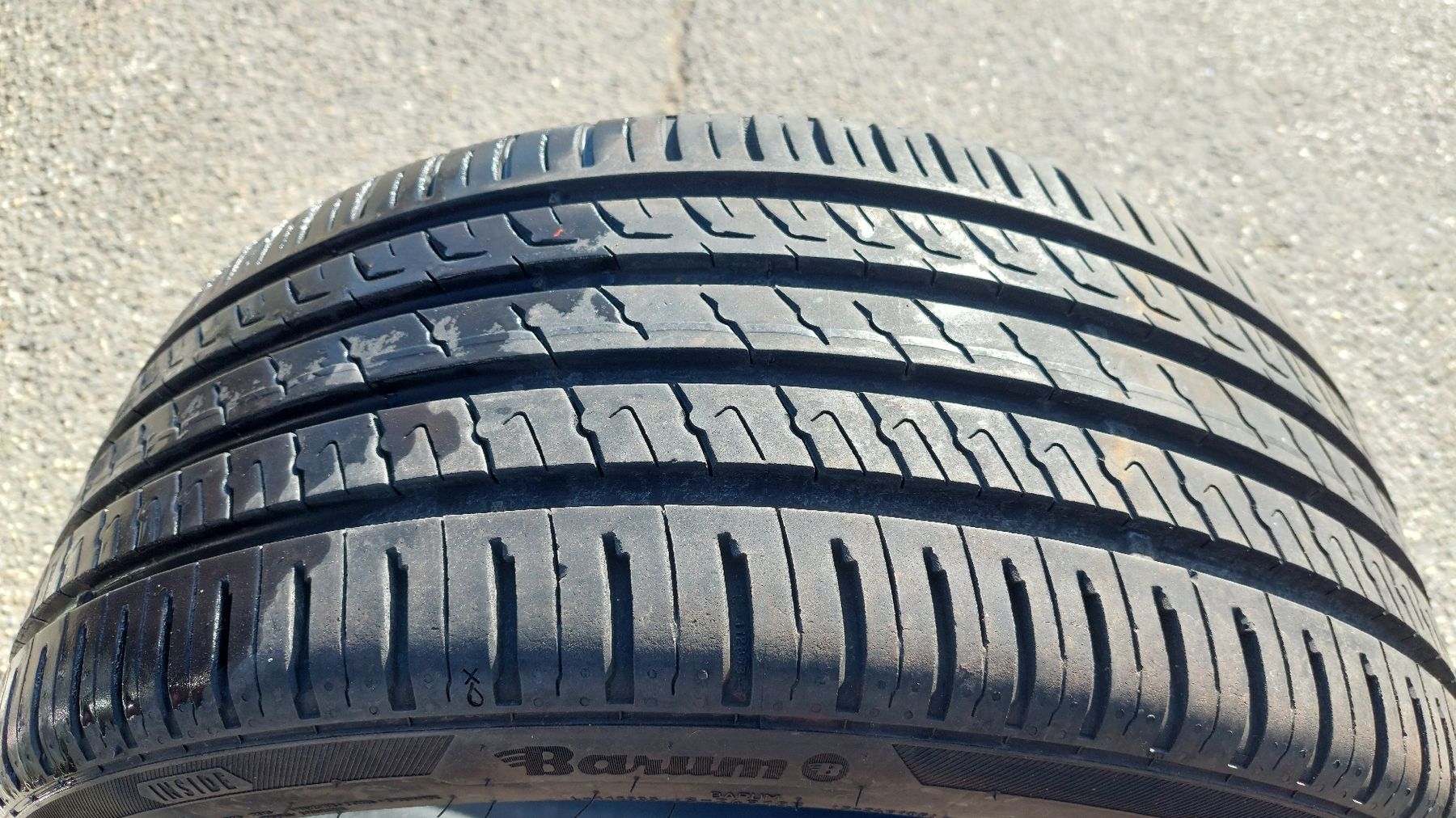 Pneus & Kompletträder: 2 Pneus Été 225 - 40 - R18 – Gebraucht aus GENEVE von gloogloo 2