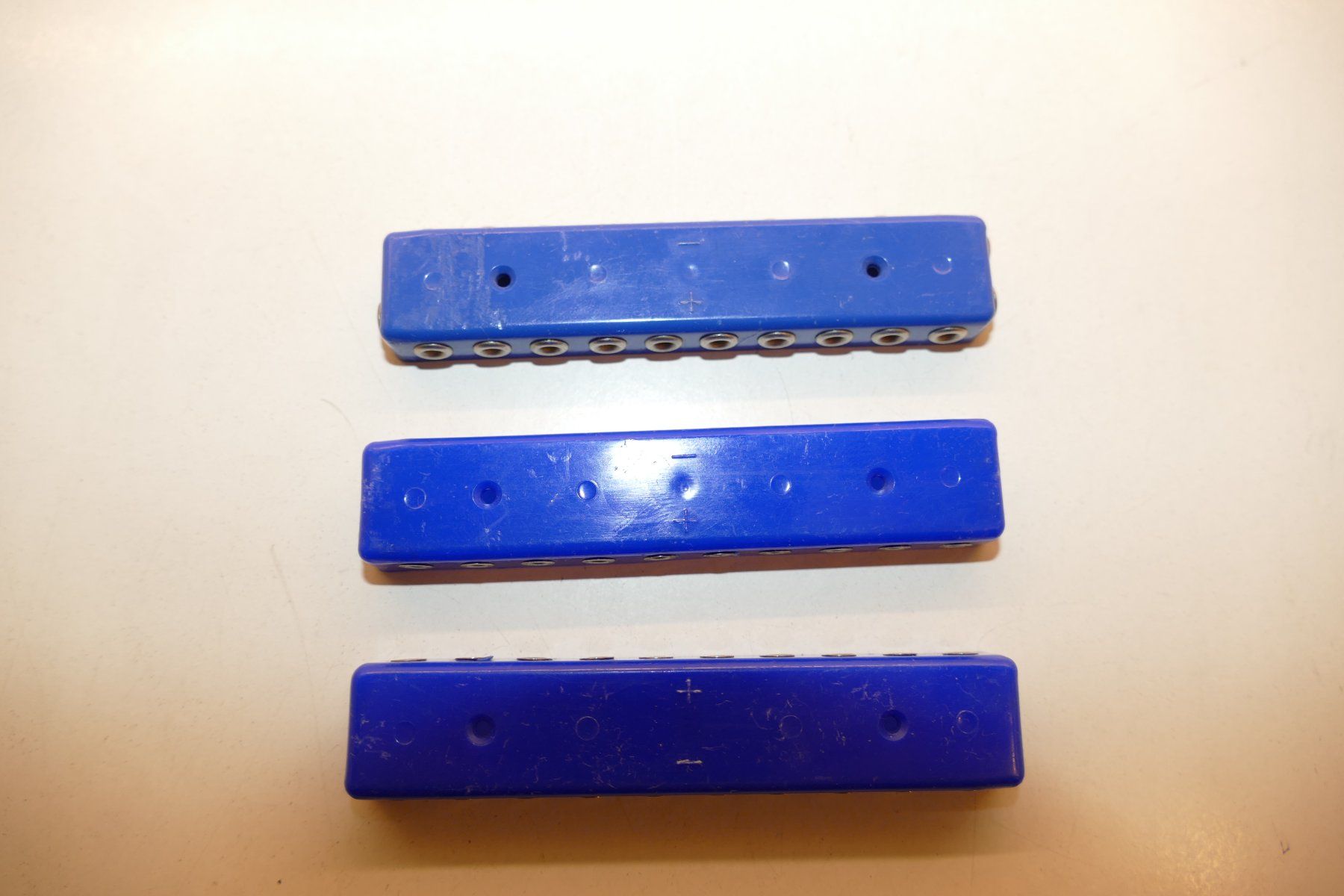 Modellini di ferrovie: 3xKlemmleisten blau – Usato da Niederhasli venduto da rail-duerst 1