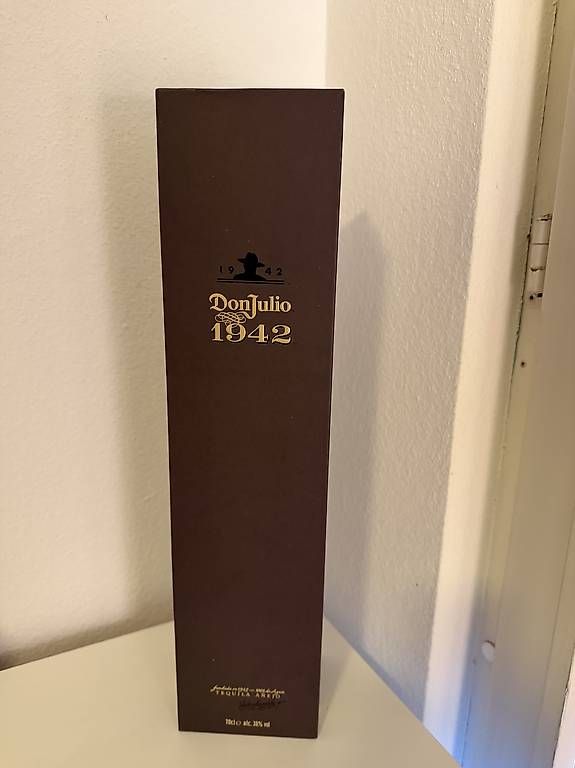 Bevande alcoliche: Don Julio 1942 avec coffret  tequila premium – Usato da Carouge GE venduto da mil_hrf8 2