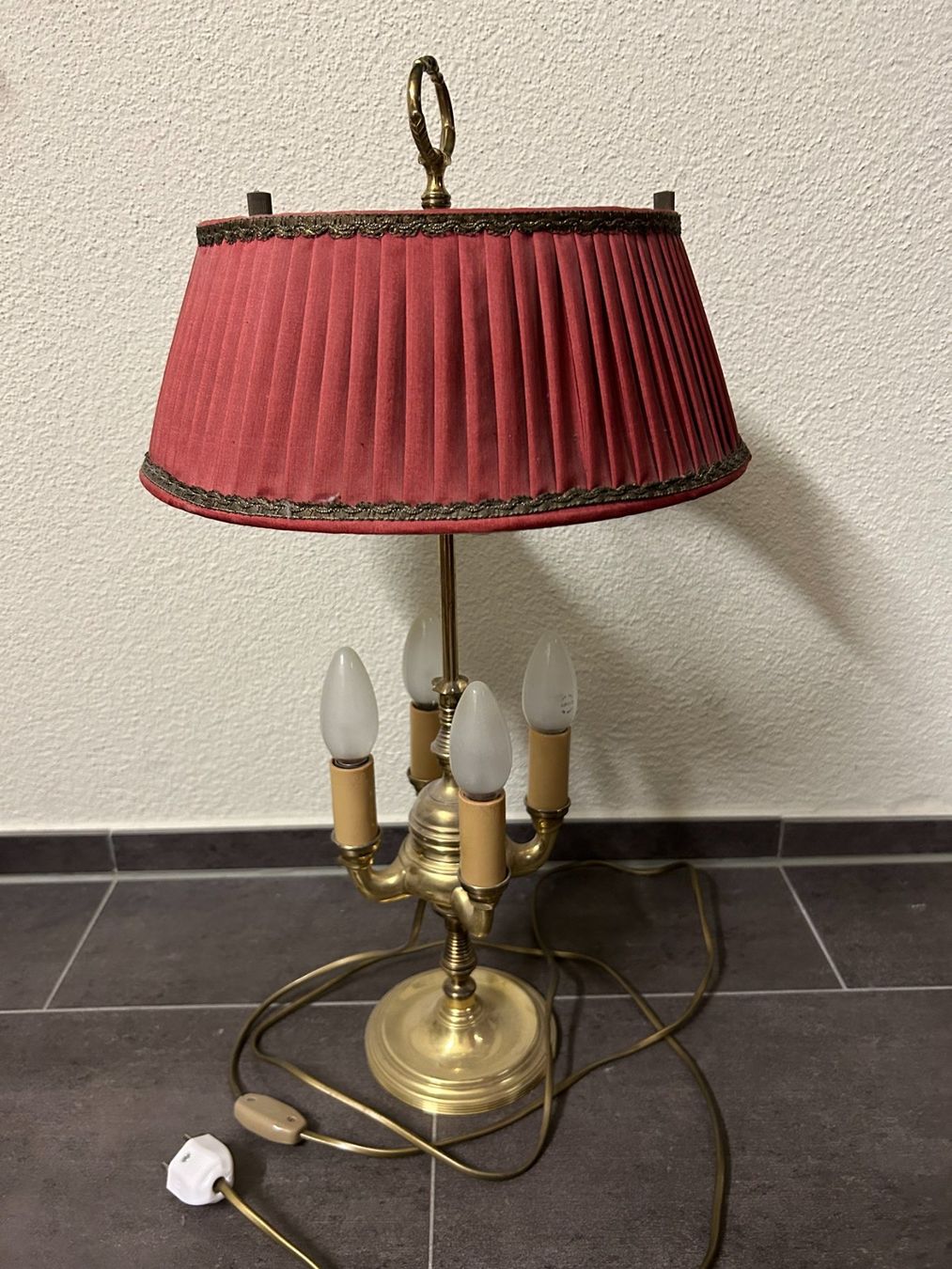 Lampade: Antike Tischlampe mit verstellbarem Lampenschirm – Usato da Hagendorn venduto da Teora66 1