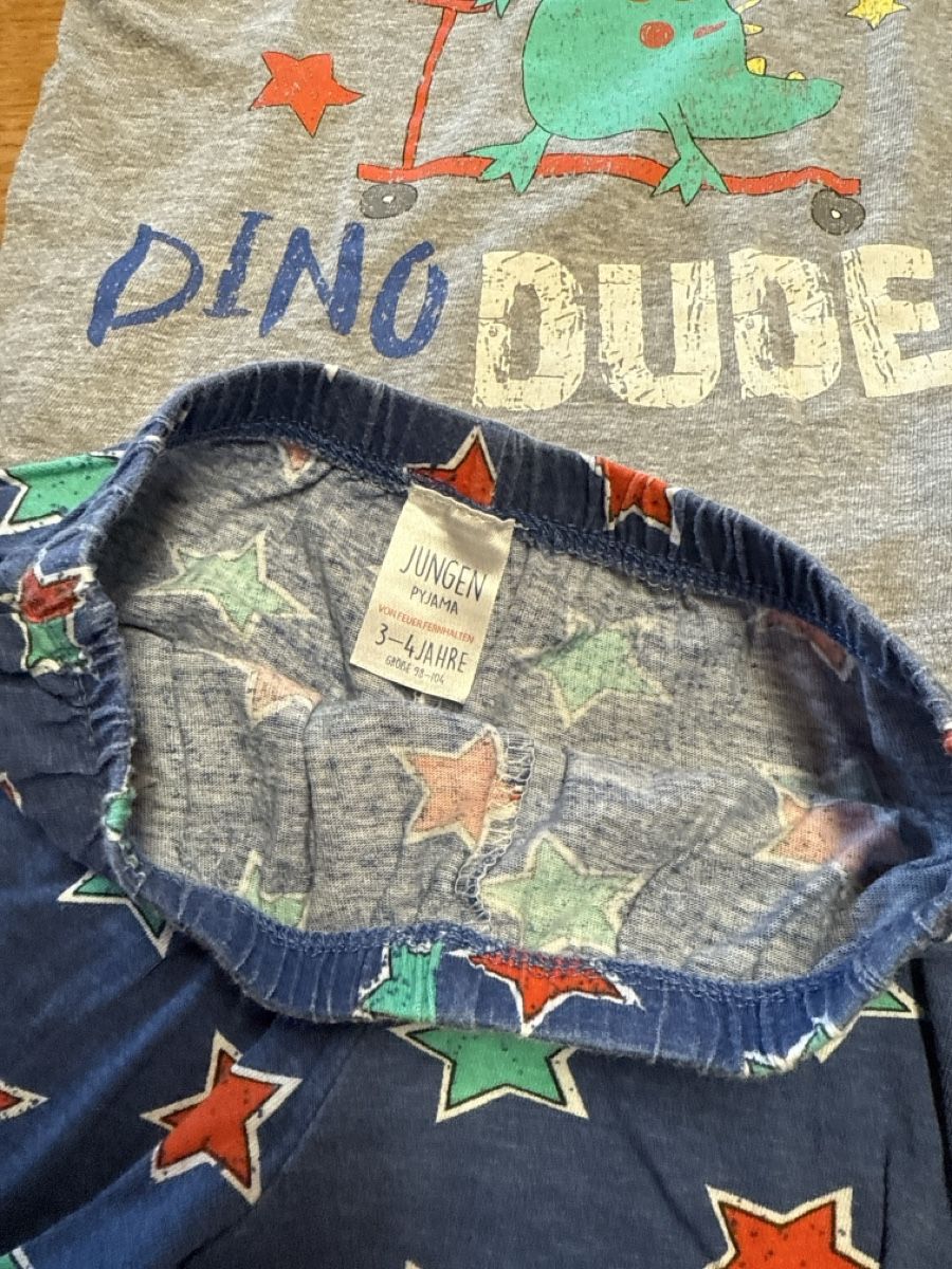 Pyjamas & Ähnliches: Pyjama Dino Dude Gr. 98/104  – Gebraucht aus Auenstein von moin. 2