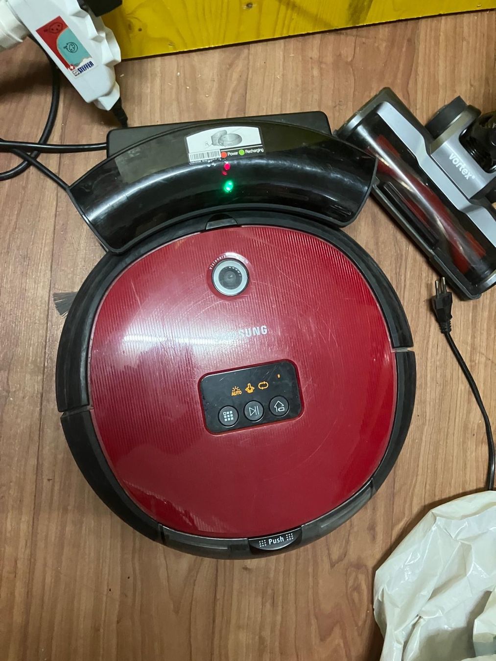 Samsung Staubsauger & Zubehör: Samsung Staubsauger Roboter, Occasion – Defekt aus Birsfelden von mah_6yvz 1