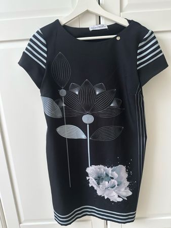 Kleid schwarz Grösse XS von Rinascimento mit Blumenprint