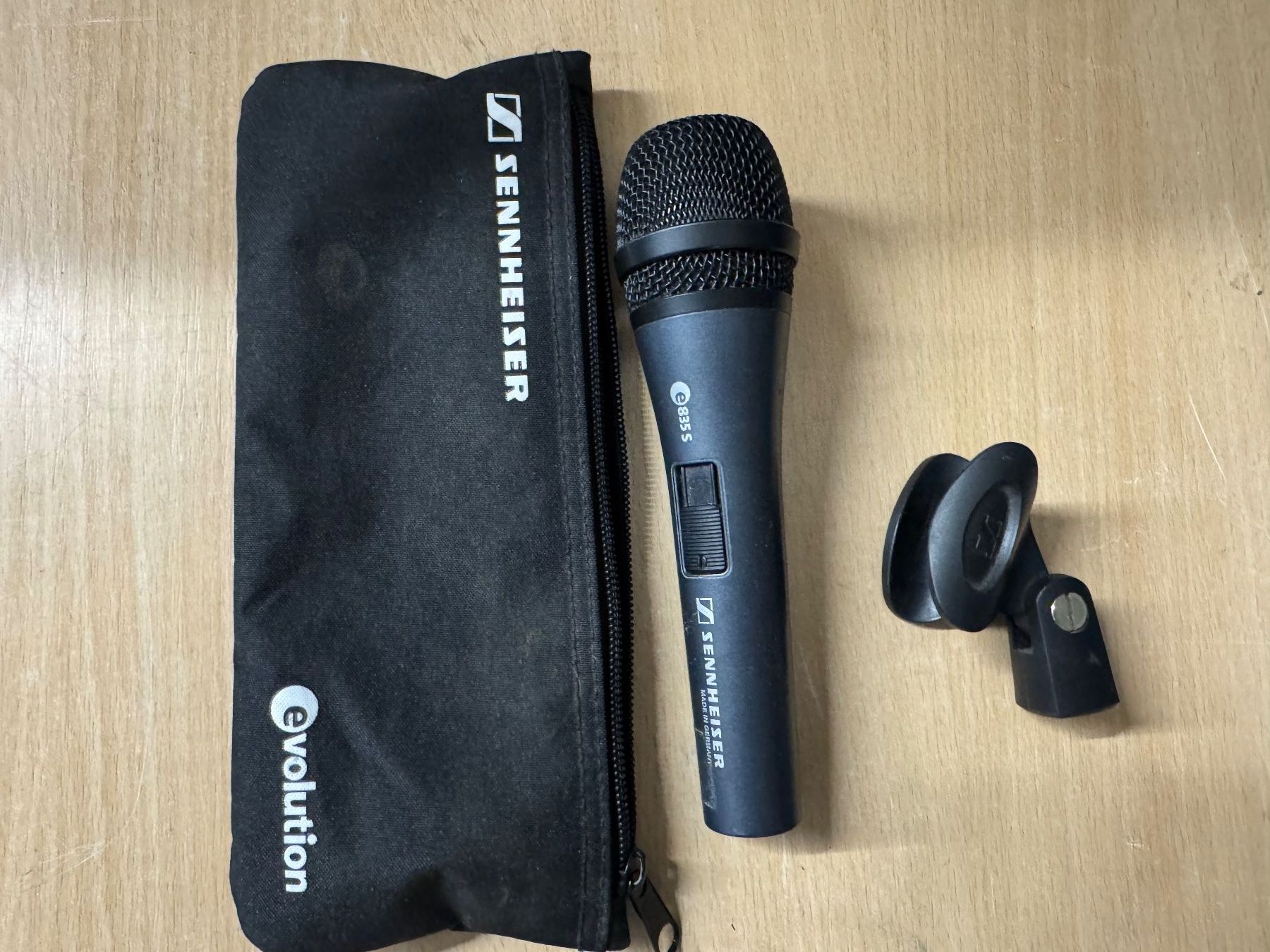 Sennheiser Microfoni: Sennheiser E835-S dynamisches Mikrofon – Usato da Oberdorf NW venduto da AndotechnicsGmbH