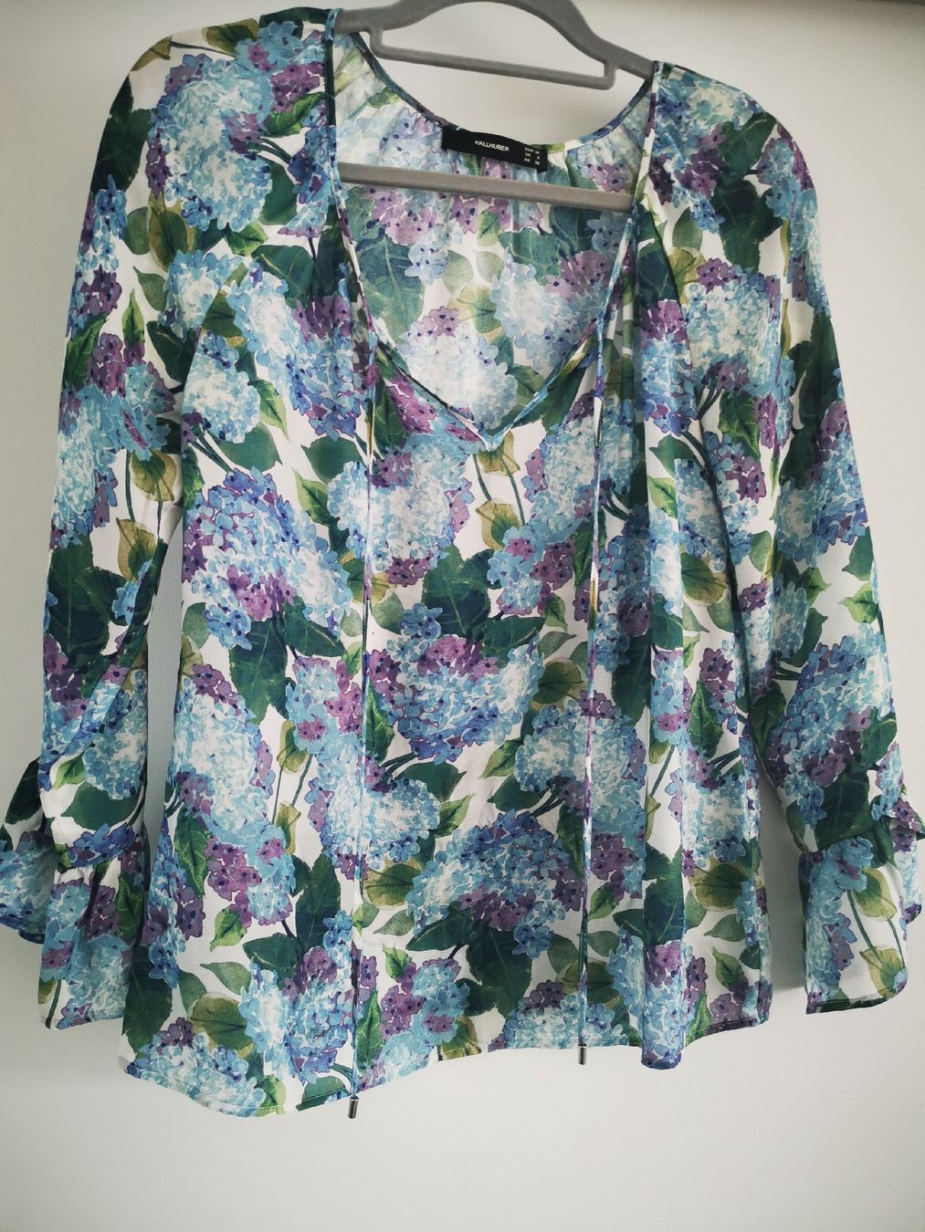 Hallhuber Camicette: Hallhuber Seiden Bluse, Gr. 36, Blumenmuster – Nuovo (secondo la descrizione) da Steinhausen venduto da BertiMar