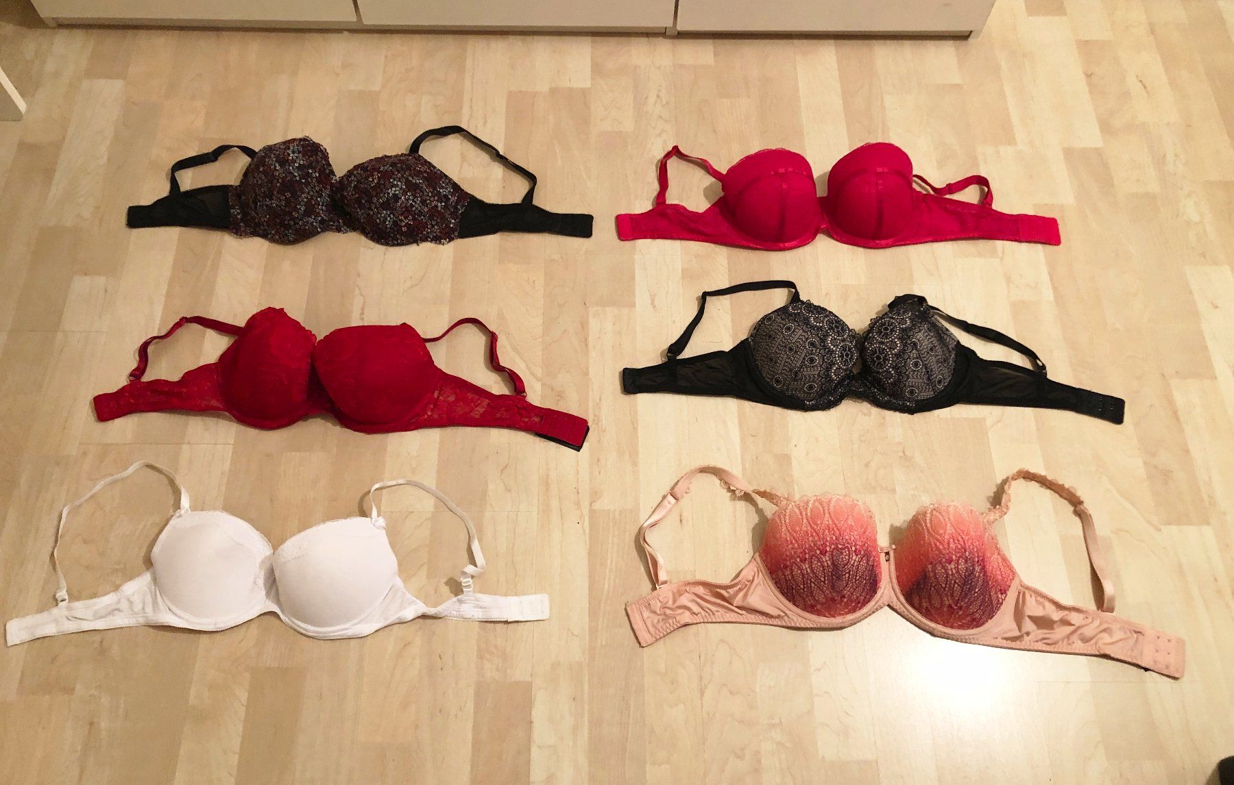 Altra biancheria intima: Büstenhalter Grösse 80D - 6 Stück – Nuovo (secondo la descrizione) da Glattbrugg venduto da Ariel012 2