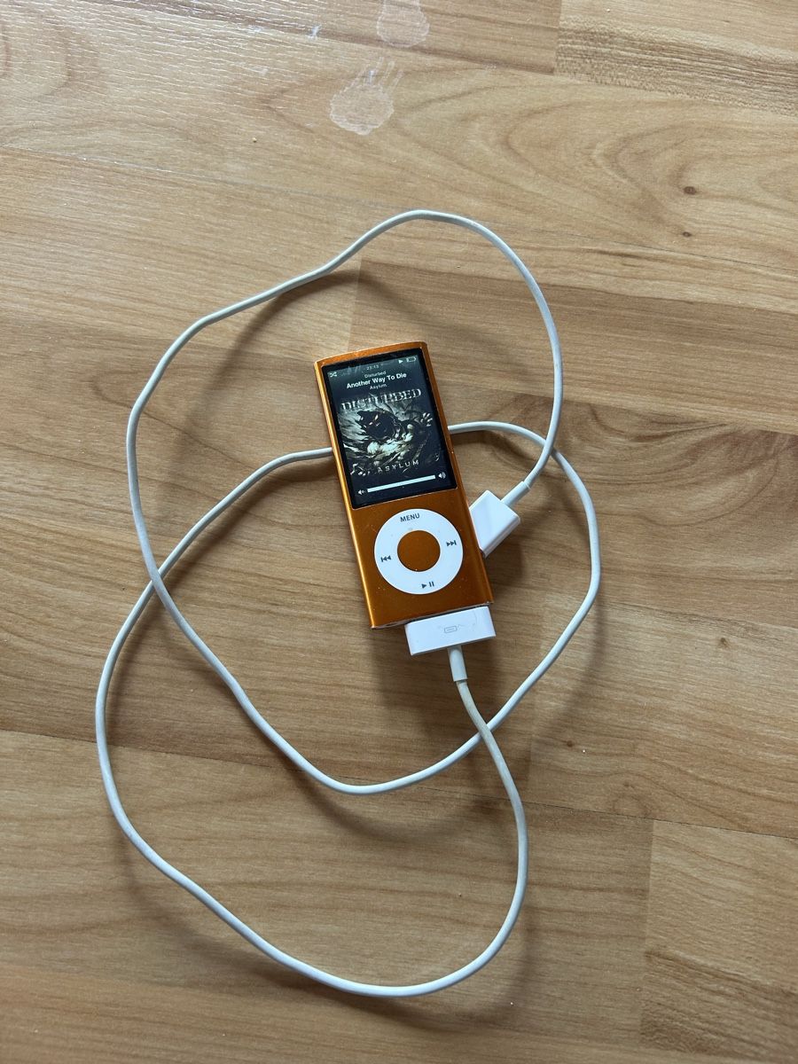 Apple Lettore multimediale portatile: iPod nano orange 8GB – Usato da Safnern venduto da Jubatus_
