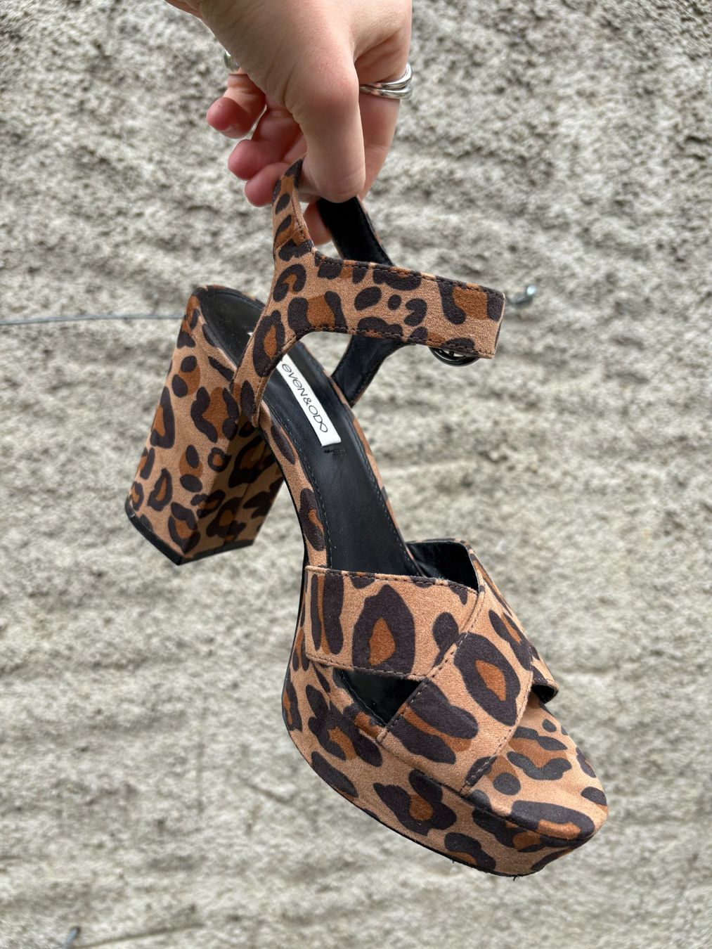 Scarpe da donna: Leopardenmuster Sandaletten mit Riemchenverschluss /even&odd – Usato da Wittnau venduto da cel_j8w9 2