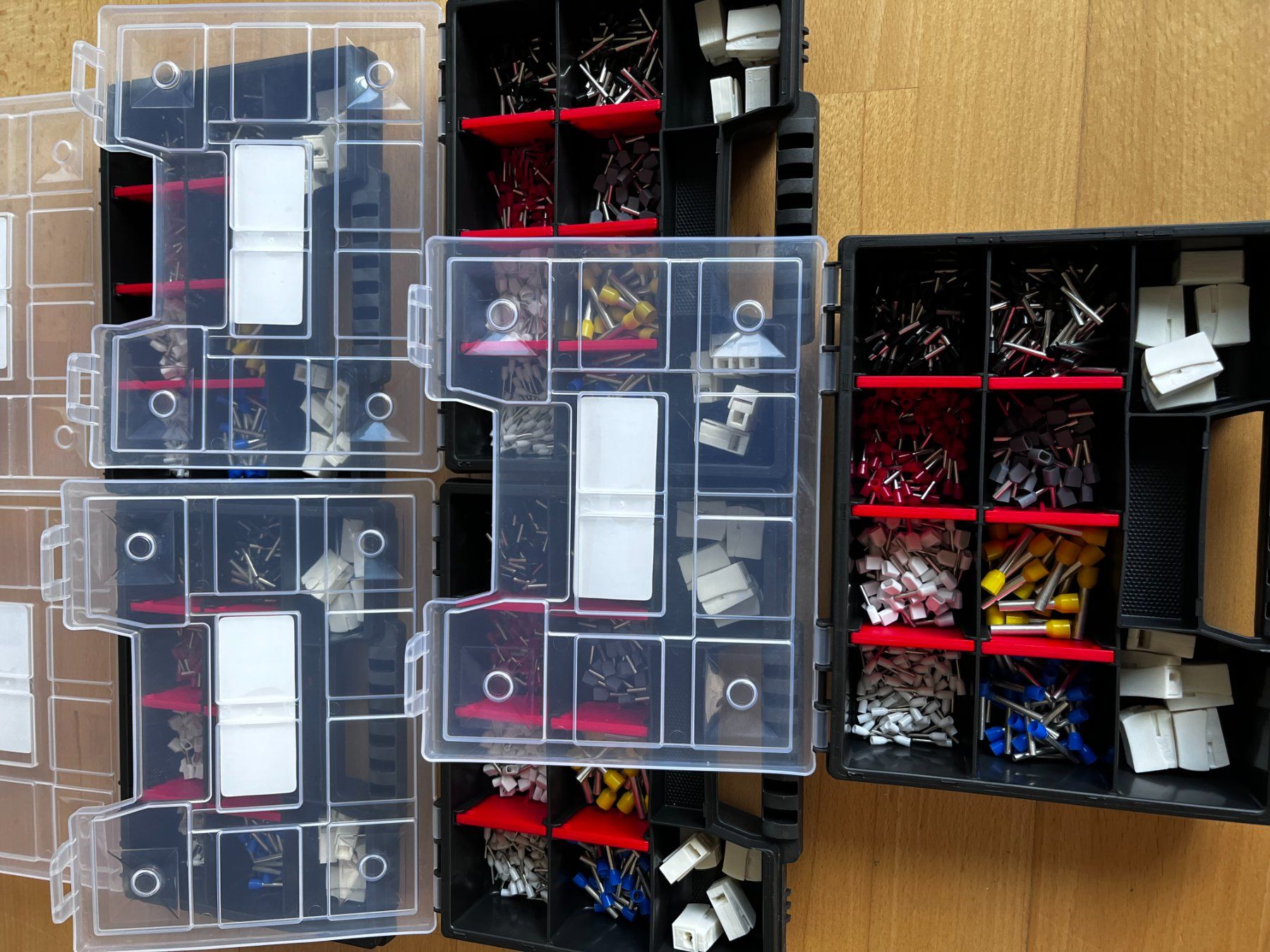 Tous les outils: Box – Neuf (Voir description) à Safenwil par dbr_xw92 2