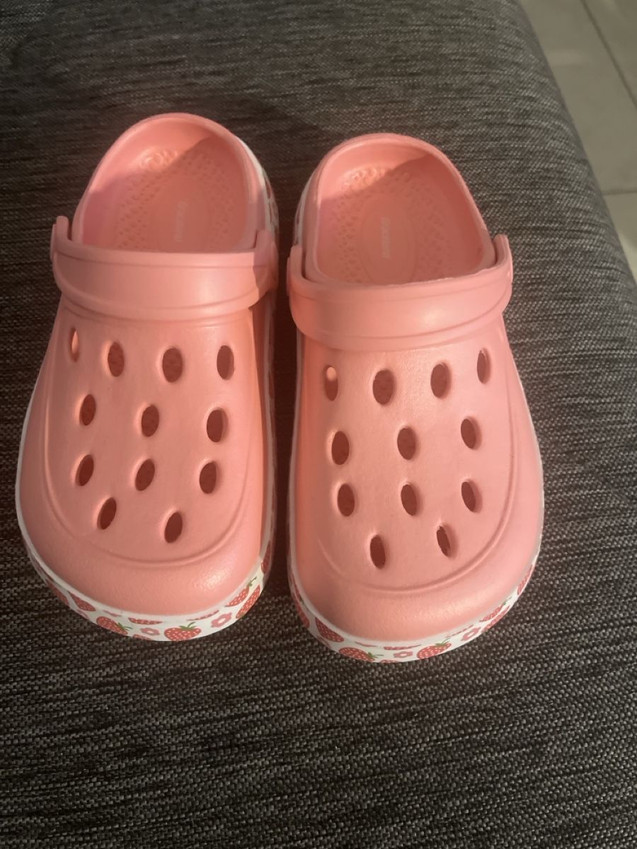 Crocs Chaussures filles: Neu; Crogs – Neuf avec emballage d'origine à Wil SG par smu_l76j