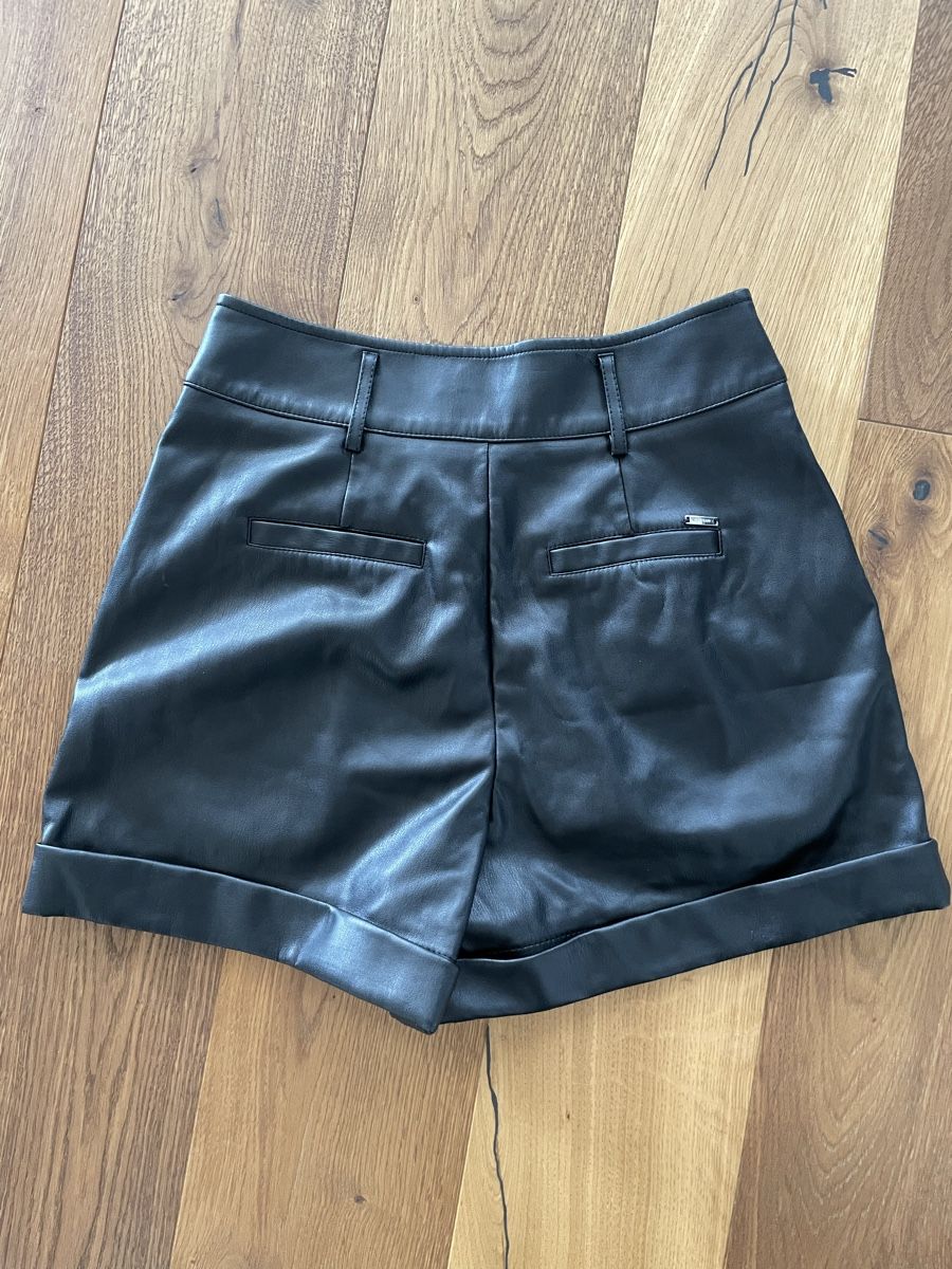 Morgan Pantaloni: Kunstleder Shorts – Usato da Zofingen venduto da silbosja 1