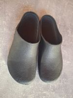Chaussures plastique grandeur 44-45 marque Livergy