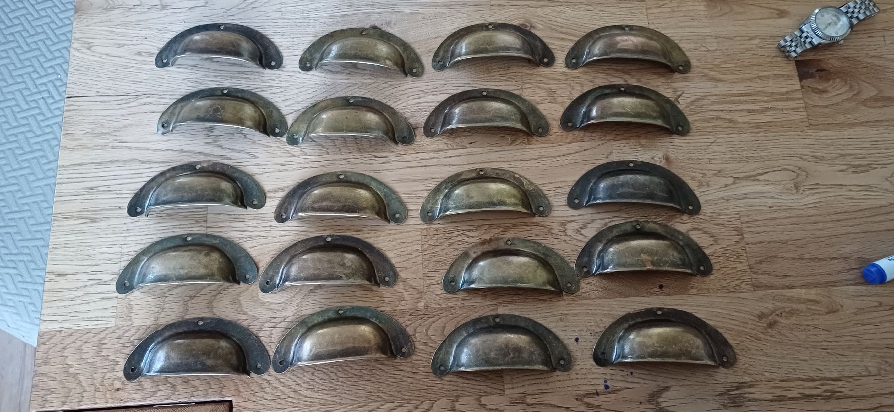 Quincaillerie: 20 Schubladen Griffe – D'occasion à Flawil par Naphtali