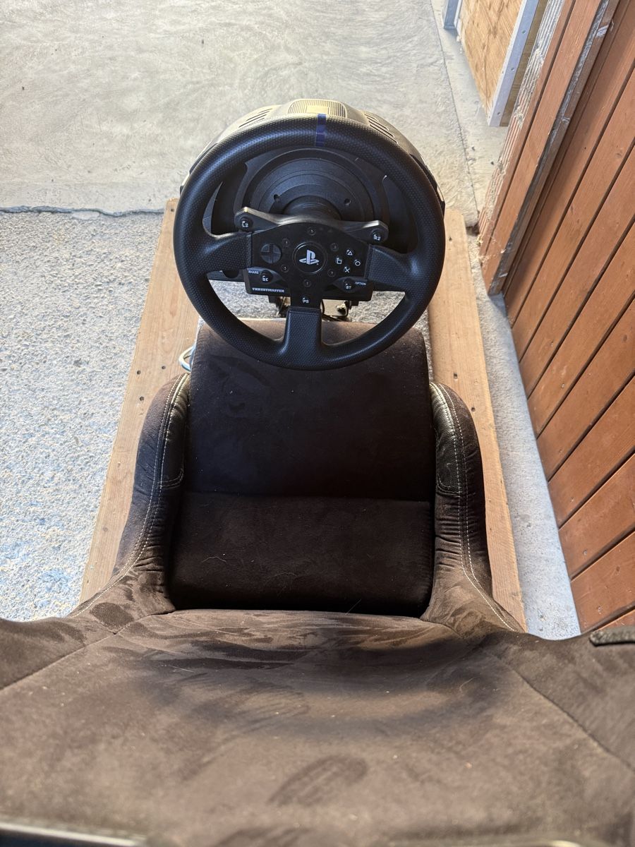 Thrustmaster Manettes: Simulator mit Sitz Thrustmaster – D'occasion à Weinfelden par Mahu6 1