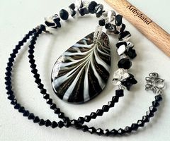 Onyx & Bergkristall Kette mit XL Murano Anhänger – Unikat