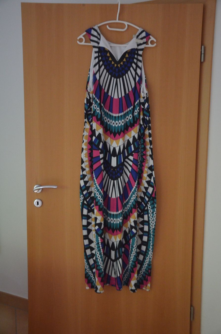 Kleider: TAILLE 48-50 - 1 MAL GETRAGEN – Gebraucht aus Chiasso von Dolly015