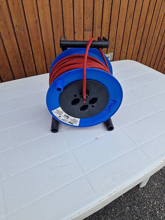 Cavi: Kabelrolle 40m mit Sicherungsautomat. – Usato da Mümliswil venduto da Sachs623
