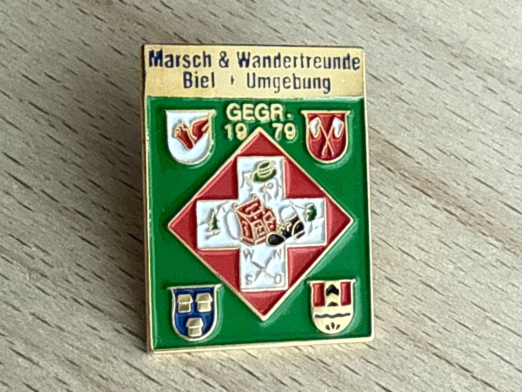 Plaquettes & Badges: Pin Marsch & Wanderfreunde Biel + Umgebung – D'occasion à Glattbrugg par Schweigmatt