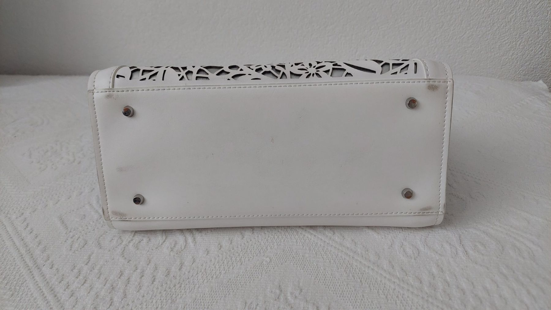 La Martina Taschen für Damen: LA MARTINA Handtasche weiss mit Lochmuster – Gebraucht aus Boll von Bolasi01 5