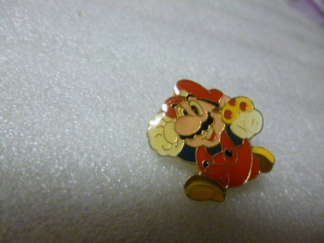 Spille & Fermagli: Super mario PINS with TOAD mushroom – Usato da Pambio Noranco venduto da Pol69 2