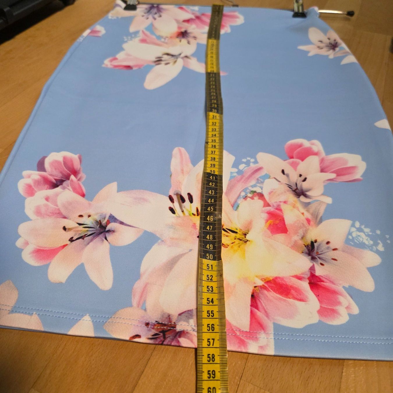Gonne: Damen Bleistiftrock Gr. S/M Hellblau Blumen Stretch – Usato da Wald ZH venduto da CapLux 4