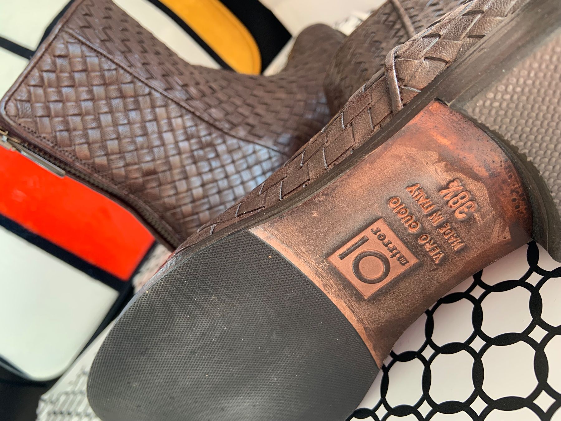 Damenschuhe: Geflochtene braune Stiefelette, Echtleder, Gr. 38.5 – Gebraucht aus Niederteufen von mix18 5