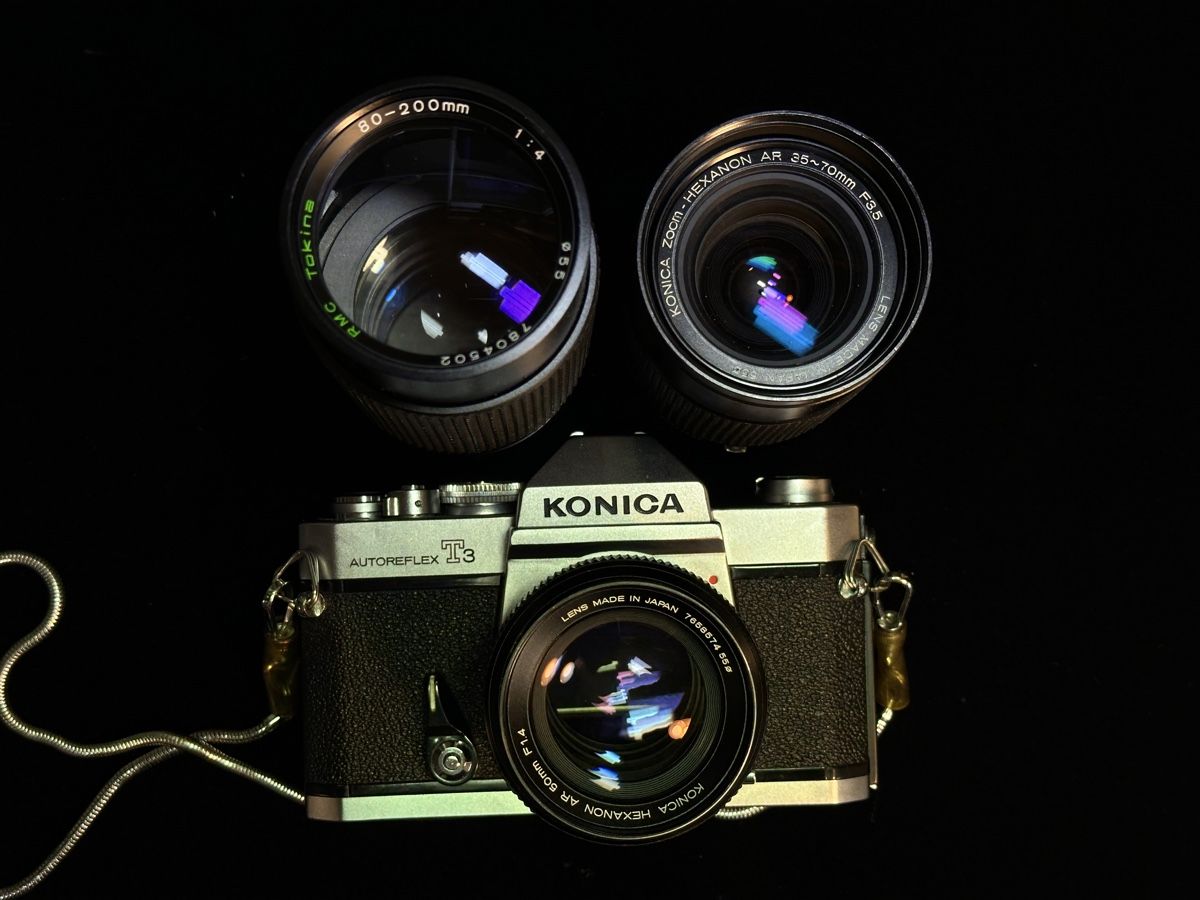 Konica Fotocamera: Konica Autoreflex T3 mit Konica Hexanon AR 50mm F/1.4 – Usato da Wädenswil venduto da HobbyZimmer 7