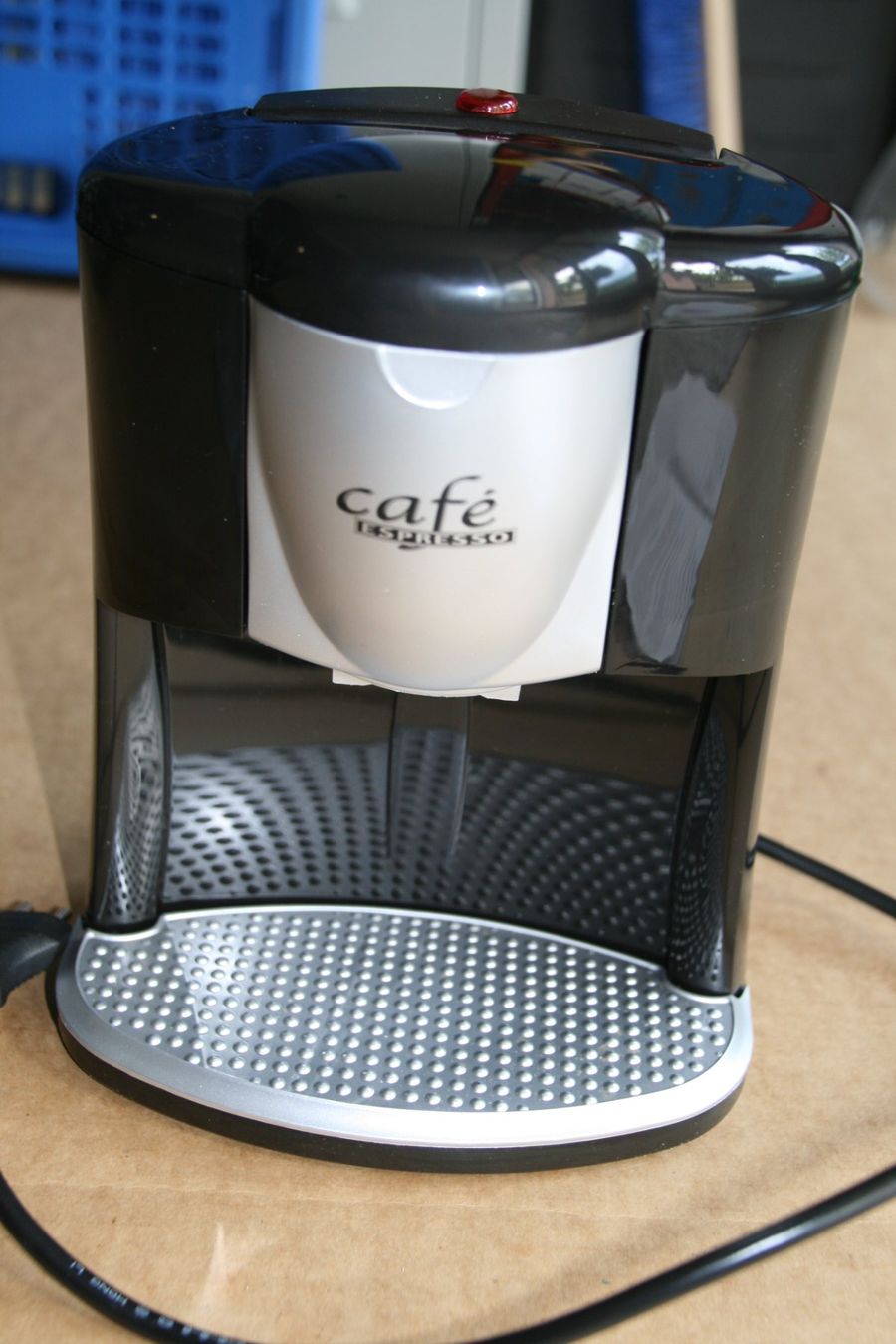 Kaffeemaschinen & Espressomaschinen: MACHINE A CAFE FILTRE 2 TASSES – Neu und originalverpackt aus Develier von Syncope