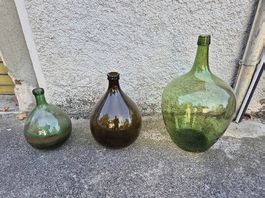 Drei schöne Glasflaschen