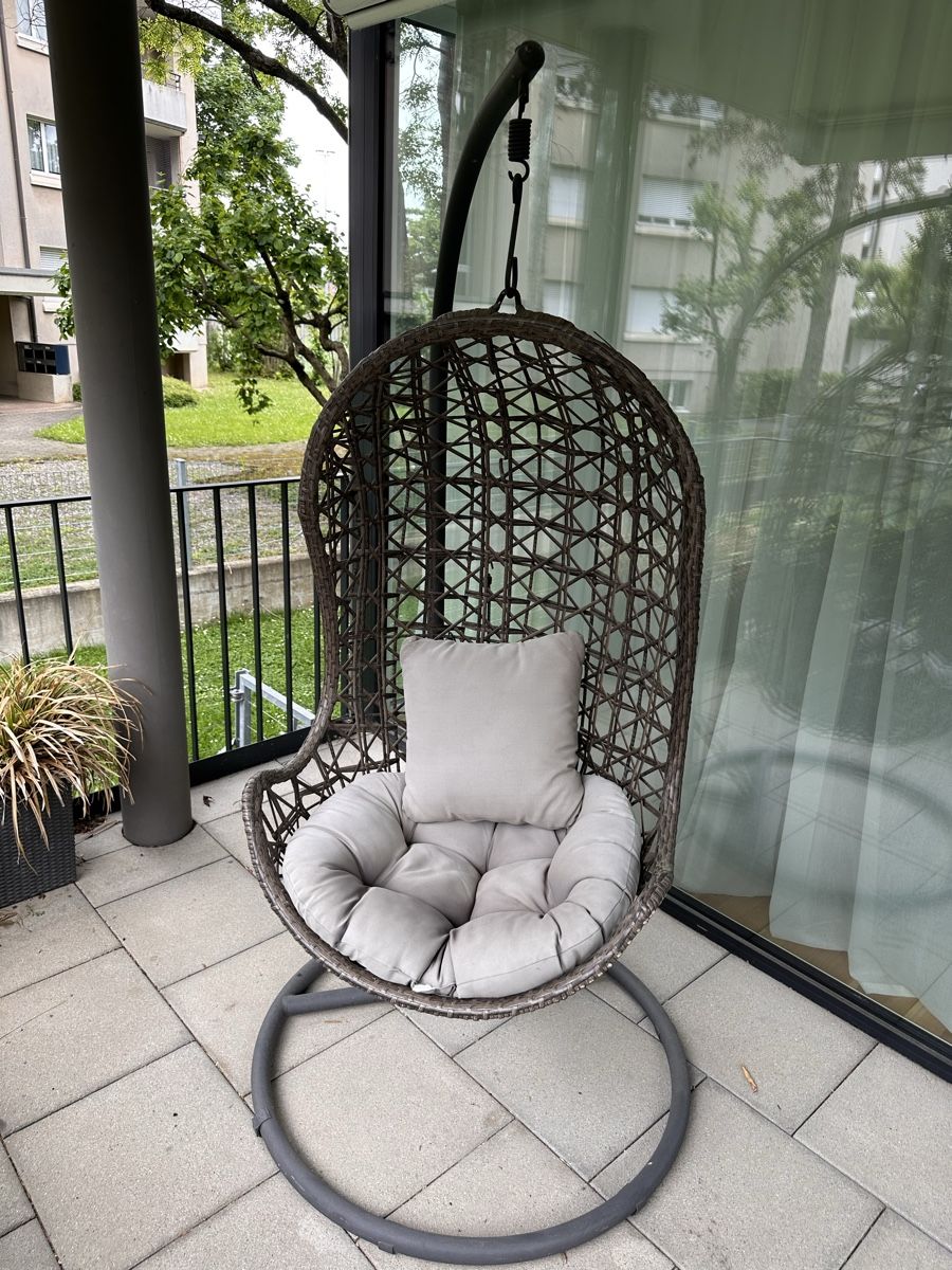 Poltrone pensili da giardino: Hängesessel mit Ständer und Kissen – Usato da Allschwil venduto da MB4123 2