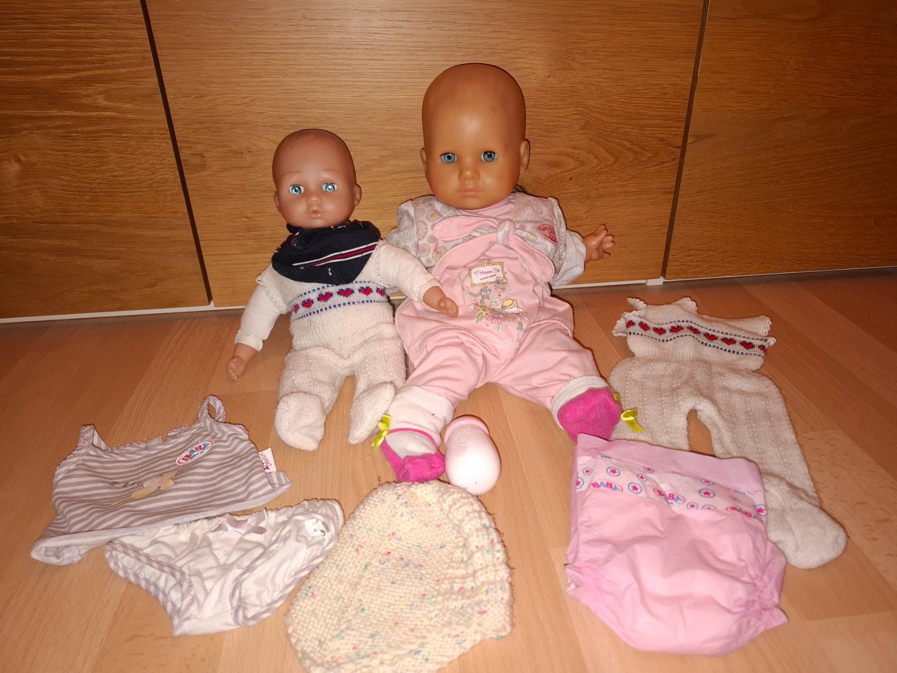 Zapf Creation Bambole: 2 Puppen mit Zubehör – Usato da Dorf venduto da Exena