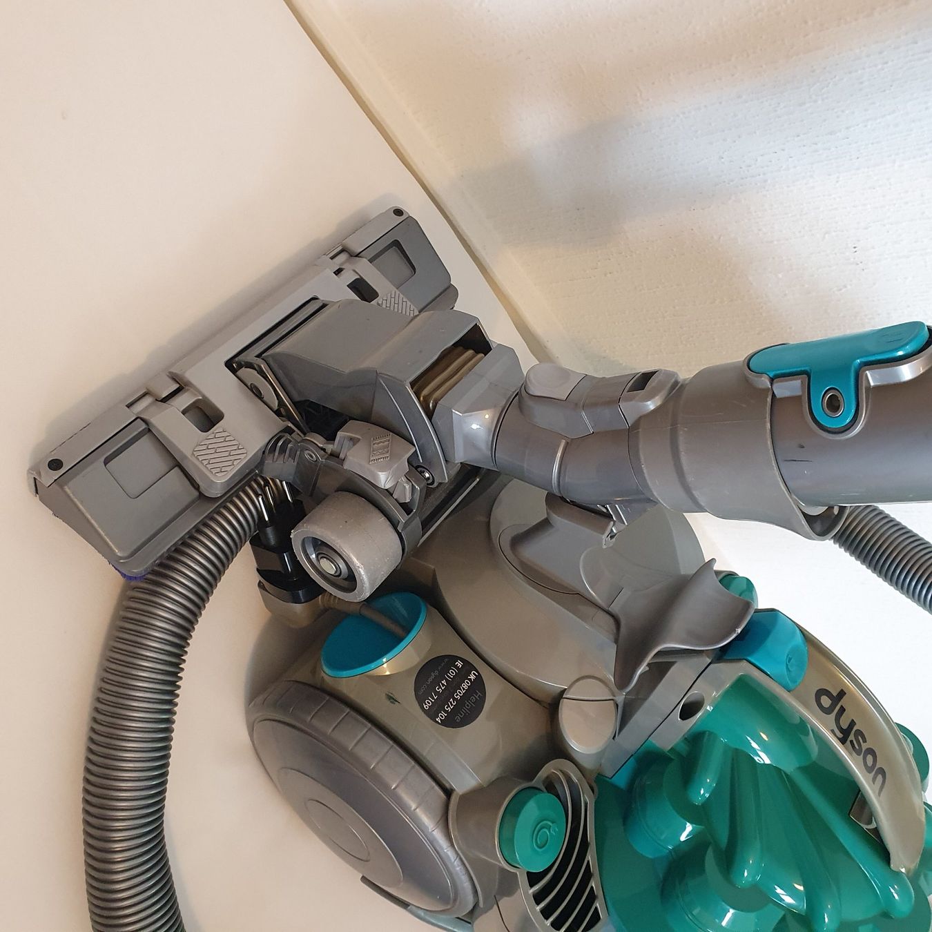 Dyson Staubsauger & Zubehör: Dyson DC08 – Defekt aus Lausanne von  5