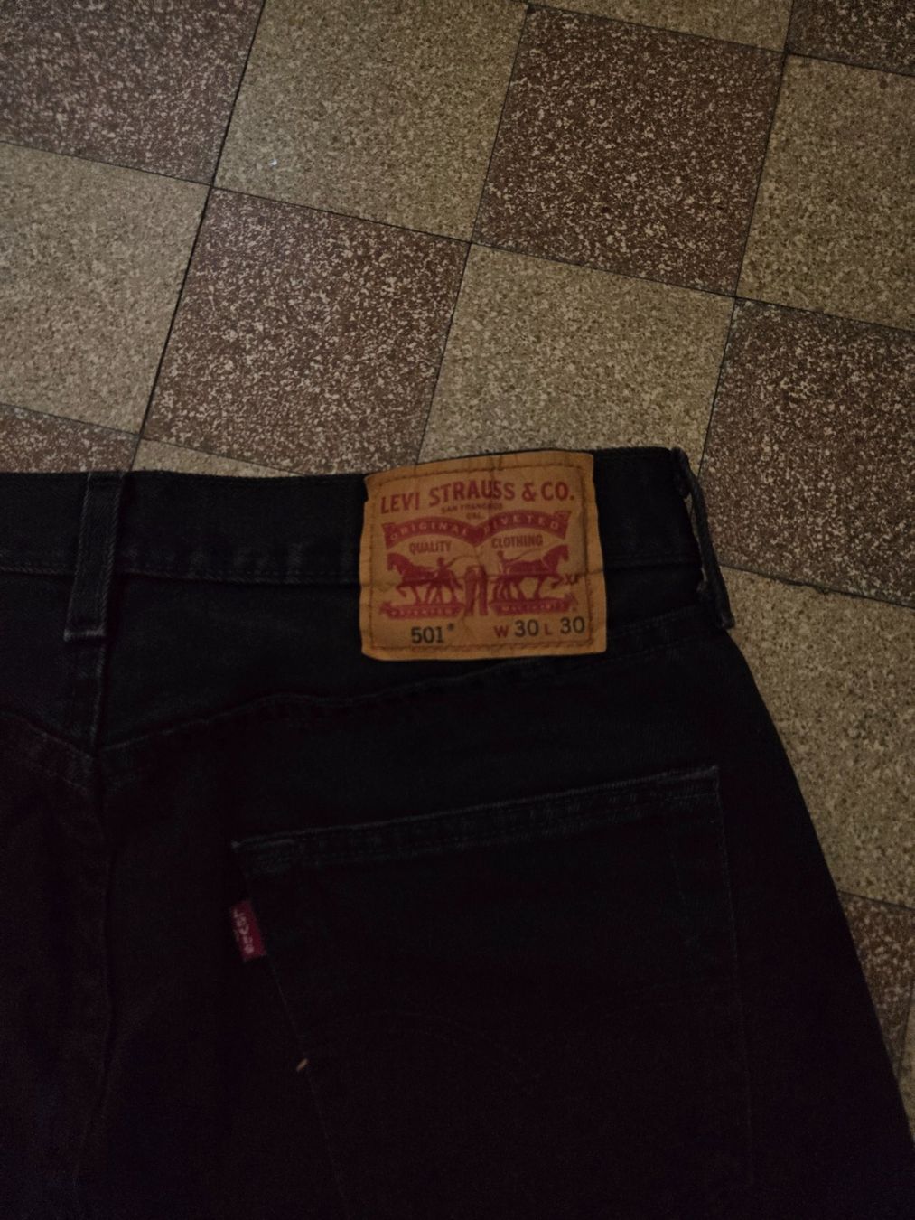 Levi's Jeans: Levi's 501 30/30 Black – Gebraucht aus Fribourg von lizzy55 2