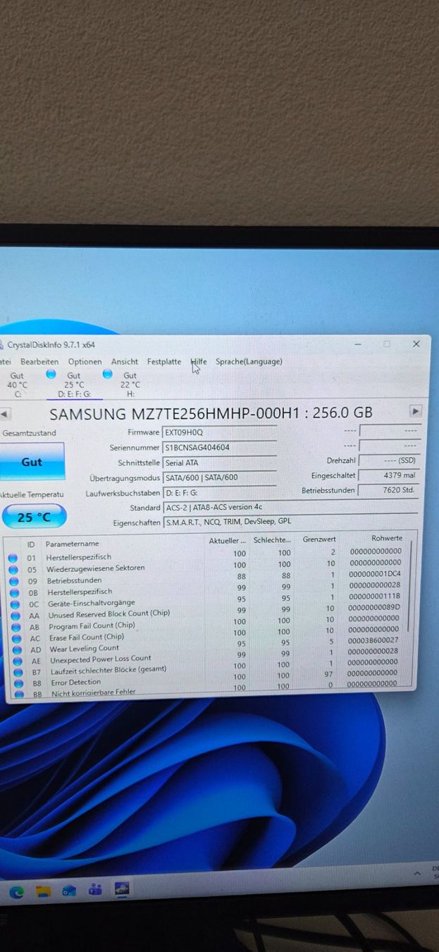 Samsung Disques durs: Samsung 256GB SSD – D'occasion à Zihlschlacht par vogelgrip 2