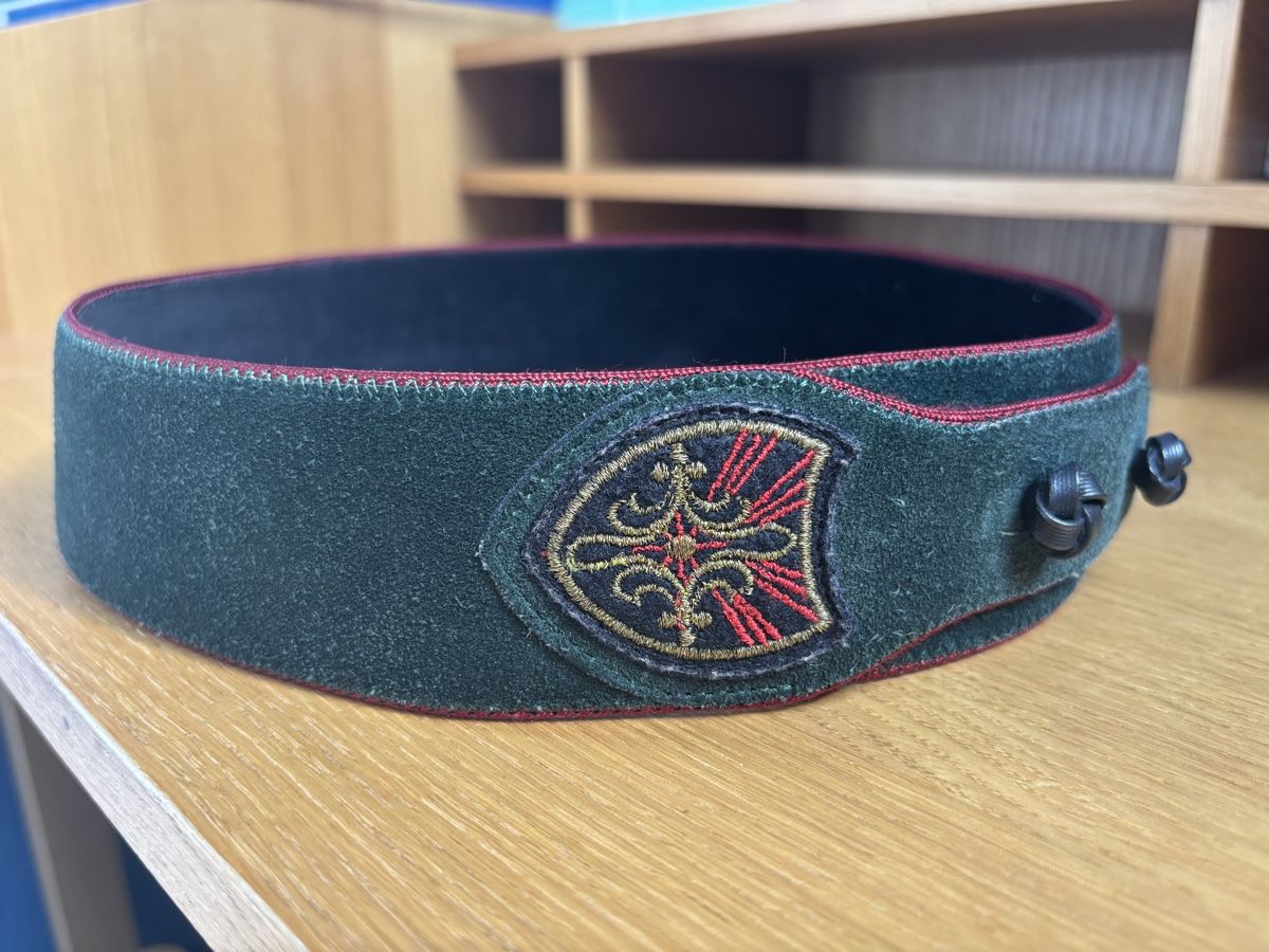 Cinture: Ceinture en daim vert l Aiglon - 75cm – Usato da Founex venduto da ari_2gt7 2