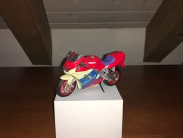 Yamaha FZR 600 - 1/18