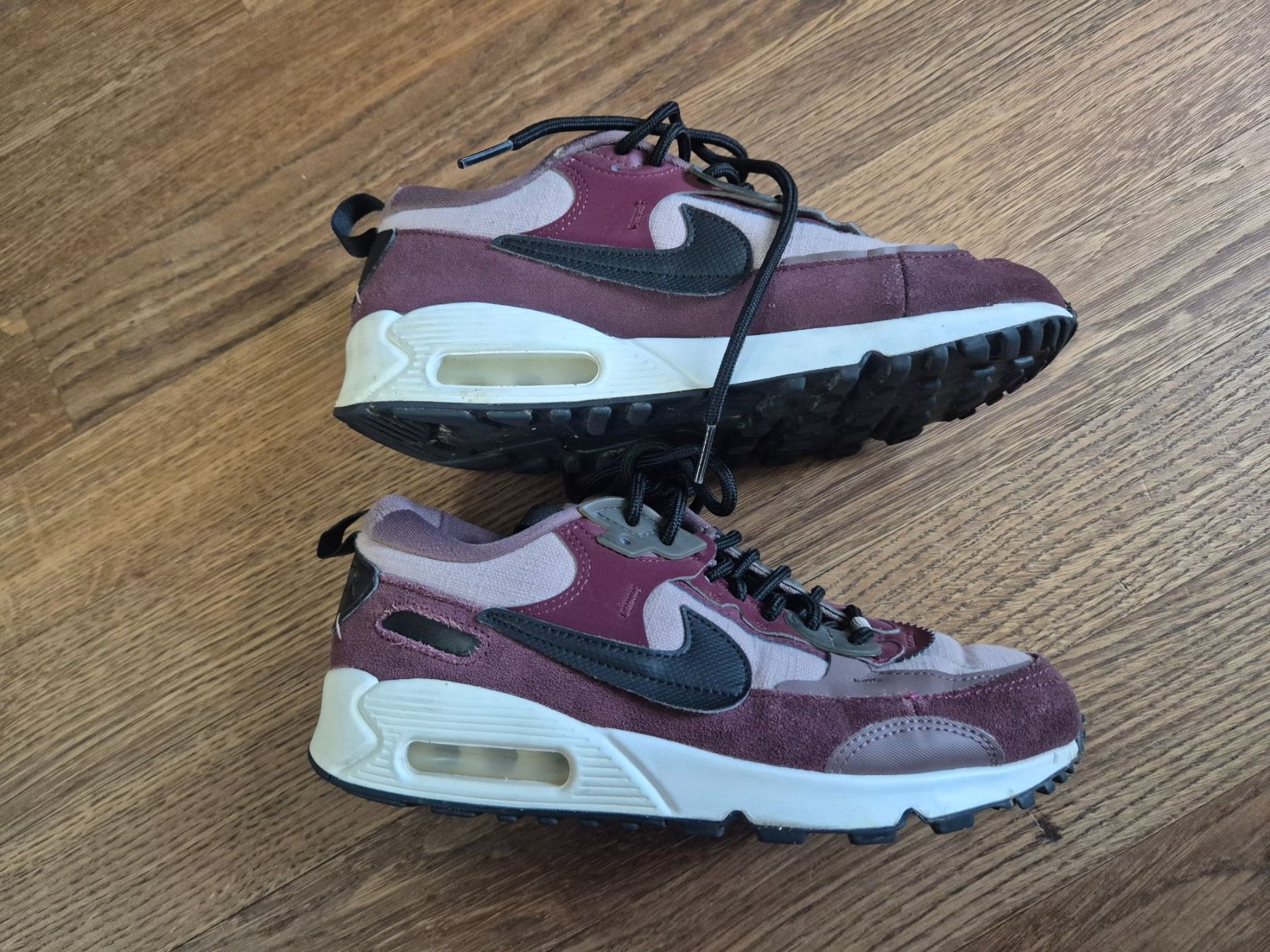 Nike Damenschuhe: Purple & black Nike Air Max size 38 – Gebraucht aus Zürich von monadiederich 1