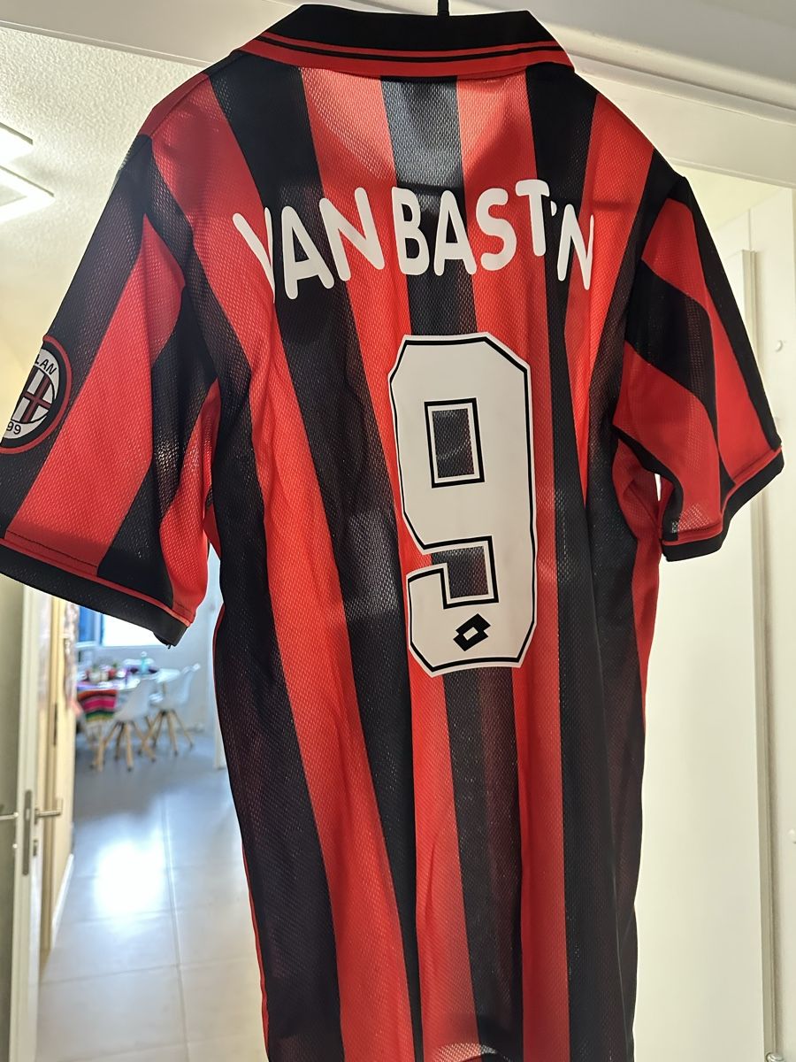 Leibchen & Hosen: Maillot Van basten Xl – Neu und originalverpackt aus Grancy von arn_lmj6 1