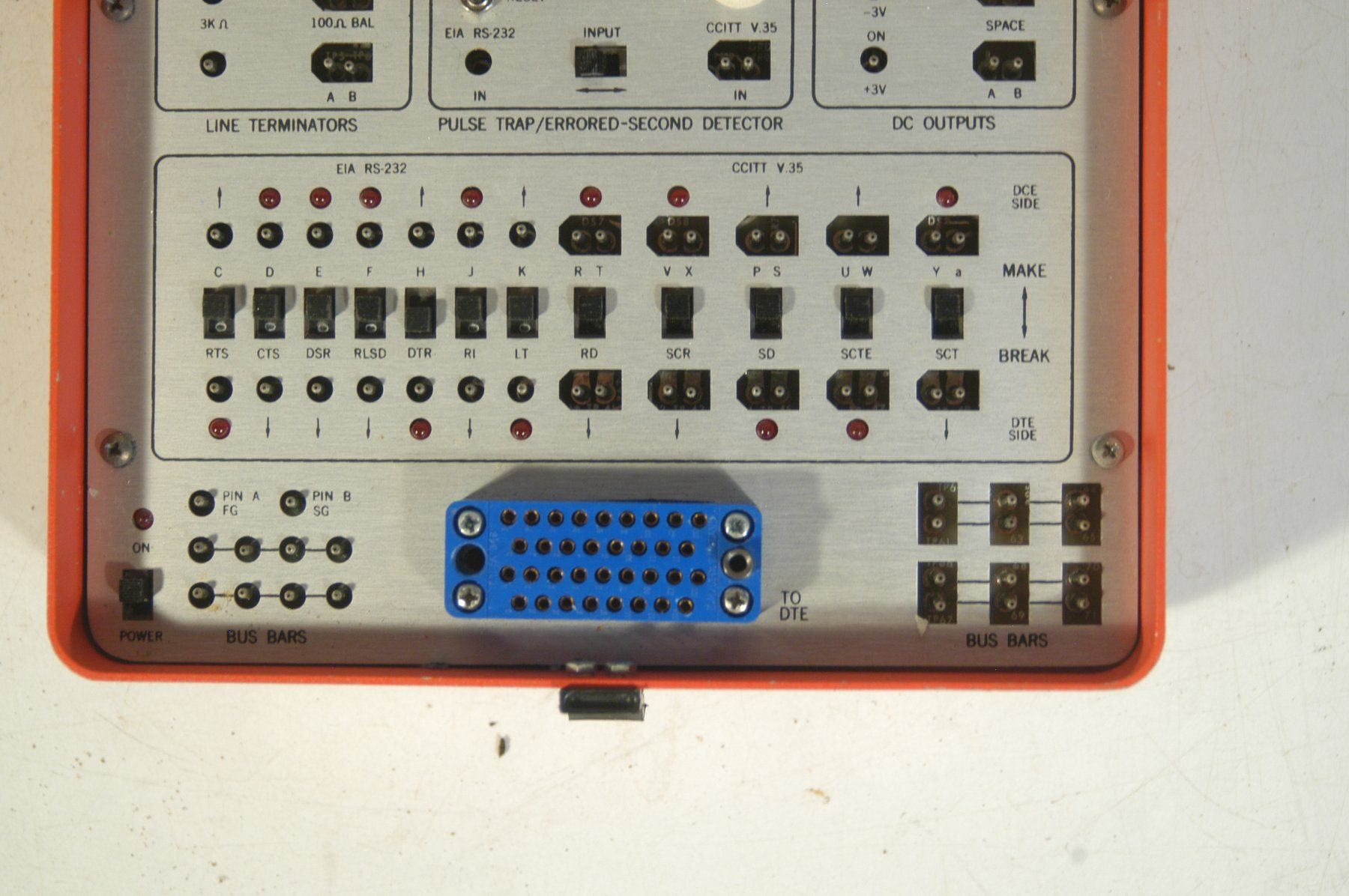 Componenti elettronici: Model 80 V.35 Interface Breakout Panel International Data – Usato da Herisau venduto da Wisen 4