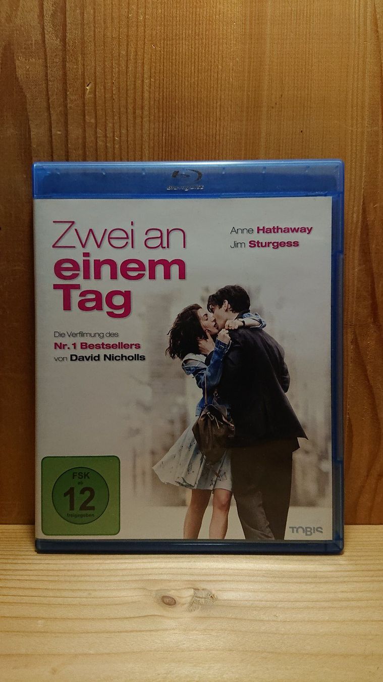Tutti i DVDs: ZWEI AN EINEM TAG Blu-Ray mit Anne Hathaway – Usato da Wilderswil venduto da Exebub
