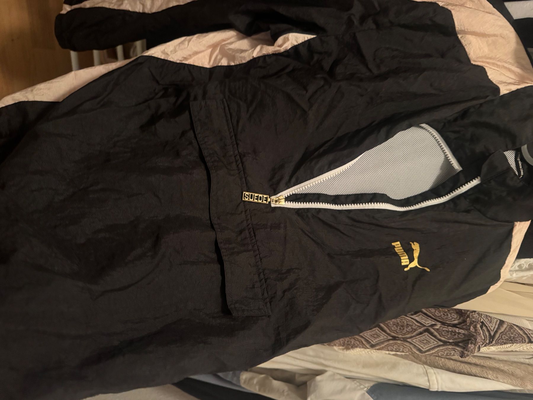 Puma Jacken: Puma Jacke schwarz-rosa Grösse M – Gebraucht aus Kradolf von ij5 6