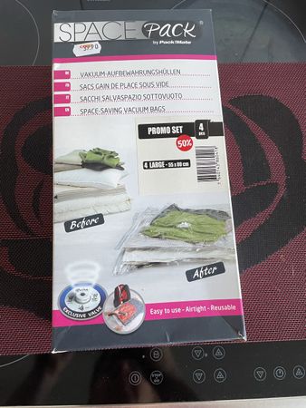 Platz sparen! 4 Vakuumbeutel, ideal für Winterkleider