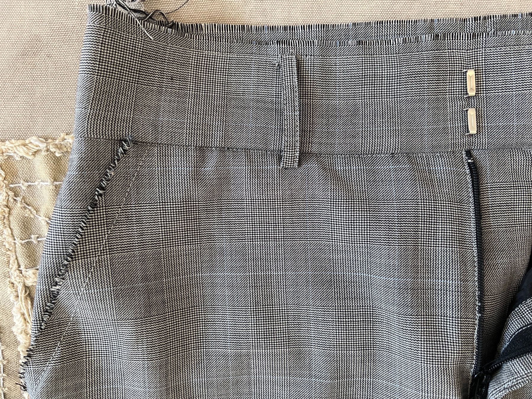 Gonne: Rte Virgin Wool Skirt – Nuovo (secondo la descrizione) da Genève venduto da eppla 7